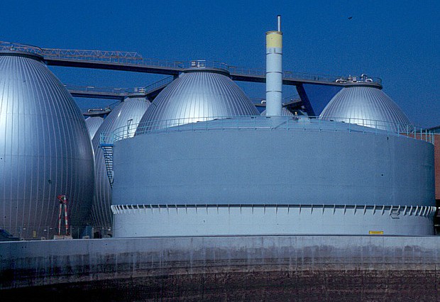 Sewage plant Hamburg Köhlbrand – Germany
